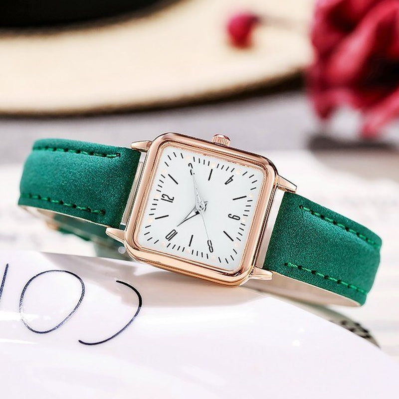 "Exquisite Quartz Watch for Women: Stylish Hand-Wind Design, Luminous Details, Leather Strap - A Must-Have Winner in Digital Wristwatches!"