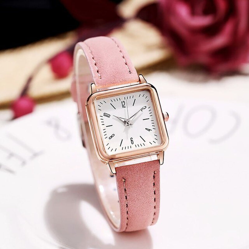 "Exquisite Quartz Watch for Women: Stylish Hand-Wind Design, Luminous Details, Leather Strap - A Must-Have Winner in Digital Wristwatches!"